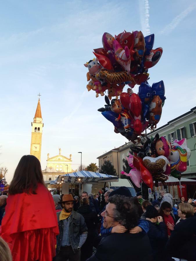 شقة Monolocale Spese Incluse In Piazza موليانو فينيتو المظهر الخارجي الصورة